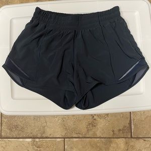 Lululemon Hotty Hot Shorts Size 6, Low Rise, 4 Inch